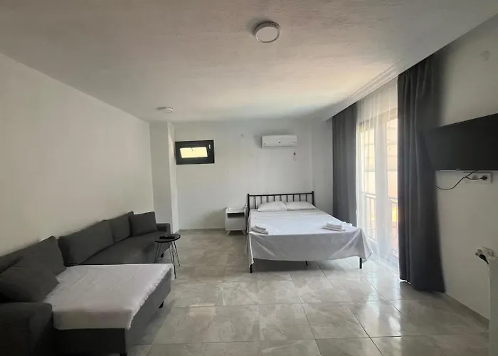 Maia Apartmanhotel Çeşme
